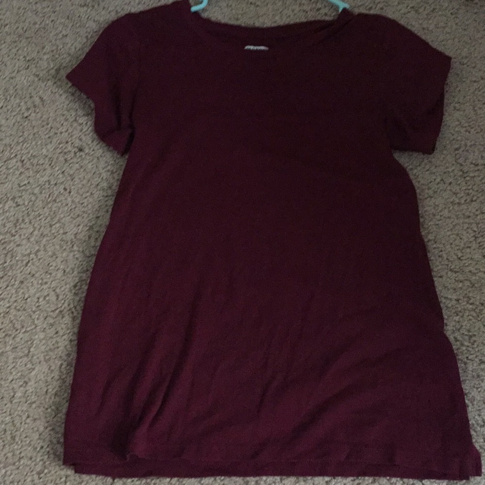 Burgundy tshirt//old navy